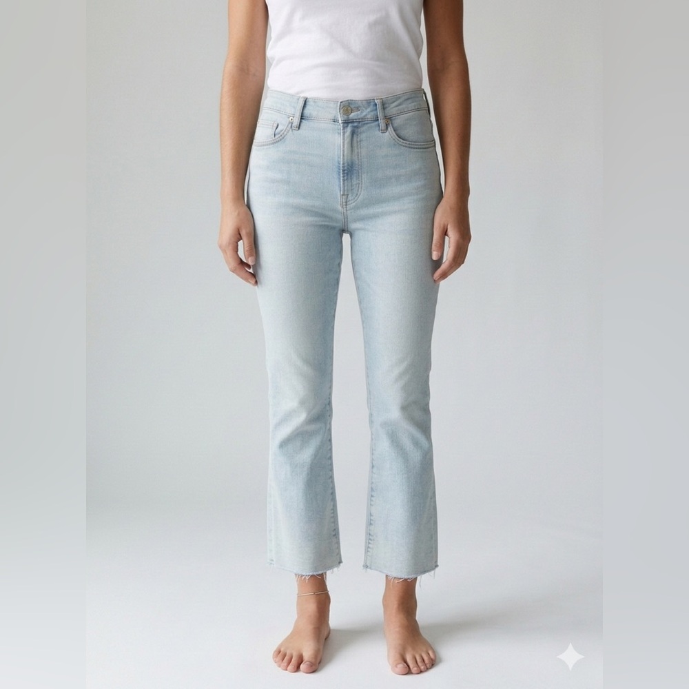 Frame‎ Denim Light Wash Cropped Jeans - Picture 2 of 9